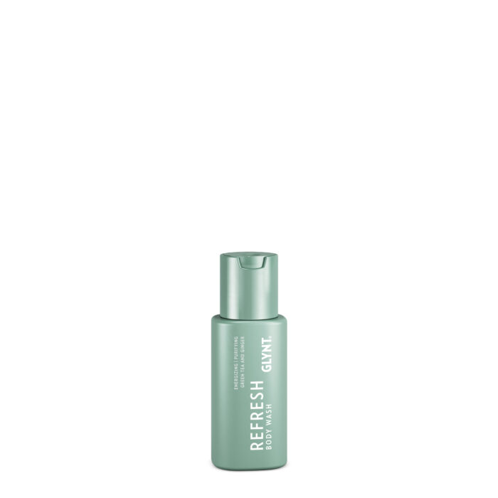 Das REFRESH Body Wash ist ein Duschgel mit einem enormen Frische-Effekt. Das liegt zum einen am belebenden Extrakt vom Grünen Tee, zum anderen am Inhaltsstoff Ingwer. Der regt die Durchblutung ordentlich mit an, die Feuchtigkeitsversorgung der Haut wird noch weiter gesteigert. Die pflegende Frische-Formel wird durch einen dezenten, aquatischen Duft unterstrichen. Für die maximale Erfrischung empfehlen wir dir, REFRESH Body Wash mit dem REFRESH Shampoo zu kombinieren.