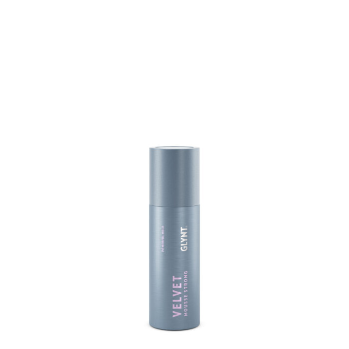 VELVET Mousse strong • Eﬀektvoller Volumenschaum mit starkem Halt. • Speziell für feines Haar. Ins frottierte Haar geben. Volumenschaum für exakt definierten Formgebung. Speziell für feines oder kraftloses Haar. Mit elastischen Filmbildnern für extra flexiblen Halt. Für mittleren bis starke Festigung. Ins frottierte Haar geben, anschließend lufttrocknen lassen oder föhnen.