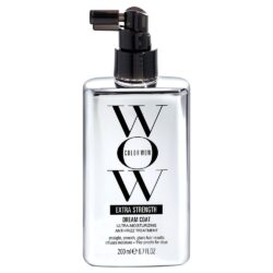 Das Color WOW Dream Coat Extra Strength hat eine bahnbrechende, extrastarke Anti-Frizz Technologie. Es füllt trockenes, poröses und zu Frizz neigendes Haar mit innerer Feuchtigkeit und verhindert so den natürlichen Drang dieses Haartyps, Feuchtigkeit aus der Luft aufzunehmen, die das Haar aufplustert und aufquellen lässt. Es liefert langanhaltende Ergebnisse für glattes und geschmeidiges geföhntes Haar, dank ultrastarker (völlig unmerklicher) flex-elastischer