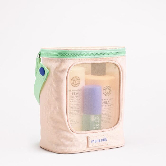 Great hair, on repeat – beruhige deine Kopfhaut und stärke dein Haar mit diesem limitierten Set aus Shampoo, Conditioner und Haaröl. Limitierte Beauty Bag Behandelt und beugt Schuppen vor Stimuliert den Haarwachstum Beruhigender Aloe-Vera-Extrakt 100 % vegan Es gelten keine Rabatte oder Angebote auf dieses Produkt.