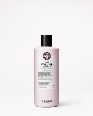 Ein volumengebendes Shampoo, das feines Haar fülliger macht und ihm Substanz verleiht, während es die Haarstruktur stärkt. Provitamin B5 schenkt dem Haar Volumen und Schwung mit langanhaltendem Ergebnis. Für feines Haar Volumengebend und stärkend Mit Provitamin B5, Weizenprotein und Moringaöl 100 % vegan und tierfreundlich Produktbeschreibung Das Pure Volume Shampoo verleiht feinem Haar lebendiges Volumen. Vitamin B5 kräftigt das Haar und sorgt für mehr Fülle und Halt. Der Colour Guard Complex schützt die Haare zudem vor UV-Strahlen und sorgt für länger anhaltende, strahlende Farbkraft. Anwendung Ins feuchte Haar einmassieren, ausspülen und anschließend wie gewohnt pflegen. Täglich anwendbar. Inhaltsstoffe Aqua/Water/Eau, Sodium Lauroyl Methyl Isethionate, Cocamidopropyl Betaine, Disodium Laureth Sulfosuccinate, Sodium Lauryl Sulfoacetate, Glycerin, Panthenol, Helianthus Annuus (Sunflower) Seed Oil, Ethyltrimonium Chloride Methacrylate/Hydrolyzed Wheat Protein Copolymer, Phyllostachys Nigra Leaf Extract, Hydrolyzed Wheat Protein, Amodimethicone/Morpholinomethyl Silsesquioxane Copolymer, Hydrolyzed Vegetable Protein PG-Propyl Silanetriol, Trideceth-5, PEG-150 Pentaerythrityl Tetrastearate, Quaternium-95, PPG-2 Hydroxyethyl Cocamide, Guar Hydroxypropyltrimonium Chloride, Propanediol, Pentaerythrityl Tetra-Di-T-Butyl Hydroxyhydrocinnamate, Potassium Sorbate, Disodium EDTA, Sodium Chloride, Lactic Acid, Ethylhexylglycerin, Citric Acid, Benzyl Alcohol, Linalool, Hexyl Cinnamal, Benzyl Salicylate, Citronellol, Phenoxyethanol, Parfum/Fragrance, CI 16035/Red 40, CI 42090/Blue 1